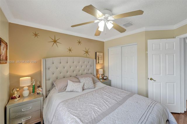 806 NW 208th Way, Pembroke Pines, FL 33029