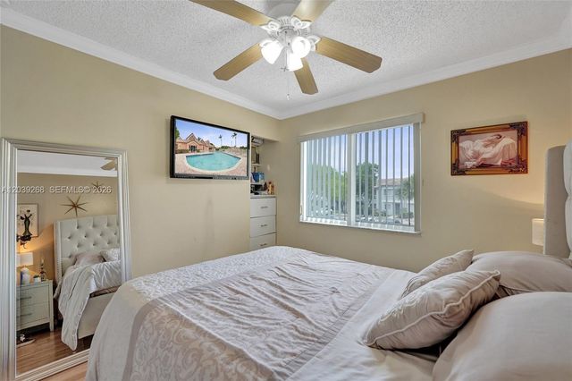 806 NW 208th Way, Pembroke Pines, FL 33029