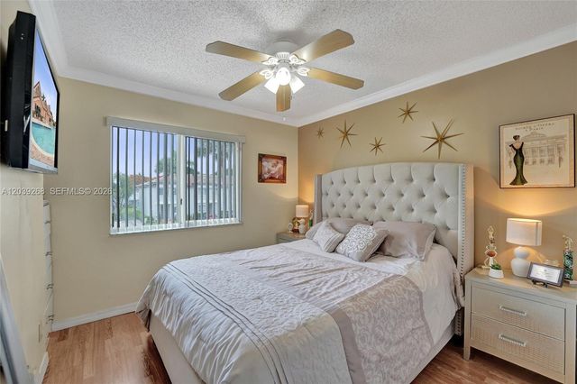 806 NW 208th Way, Pembroke Pines, FL 33029
