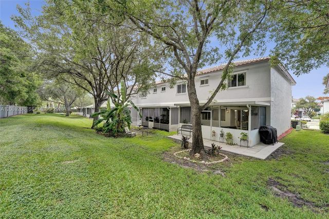 806 NW 208th Way, Pembroke Pines, FL 33029