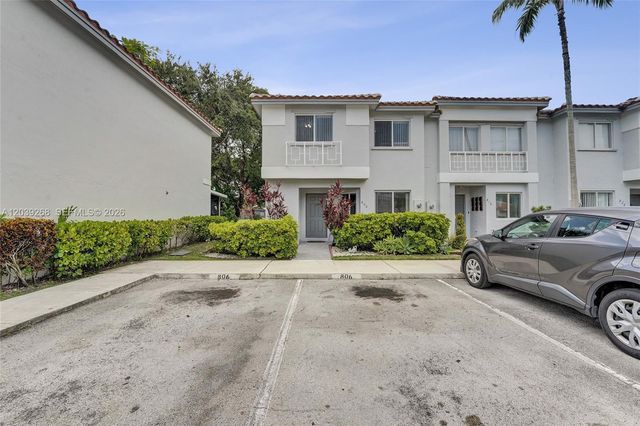 806 NW 208th Way, Pembroke Pines, FL 33029