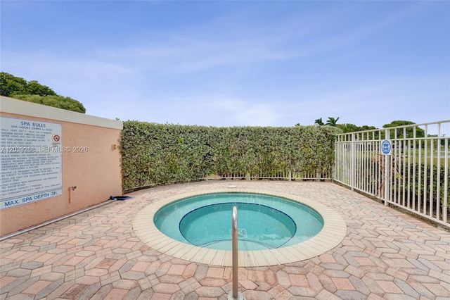 806 NW 208th Way, Pembroke Pines, FL 33029