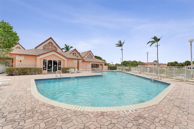 806 NW 208th Way, Pembroke Pines, FL 33029