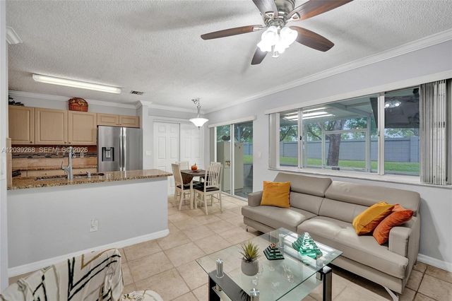 806 NW 208th Way, Pembroke Pines, FL 33029
