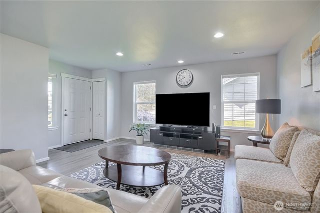 1430 SW 352nd Ct, Federal Way, WA 98023