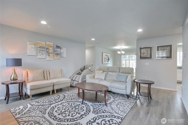 1430 SW 352nd Ct, Federal Way, WA 98023