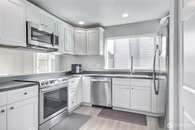 1430 SW 352nd Ct, Federal Way, WA 98023