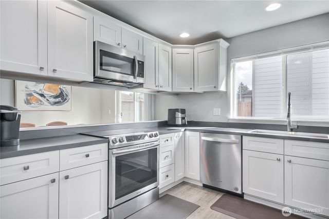 1430 SW 352nd Ct, Federal Way, WA 98023