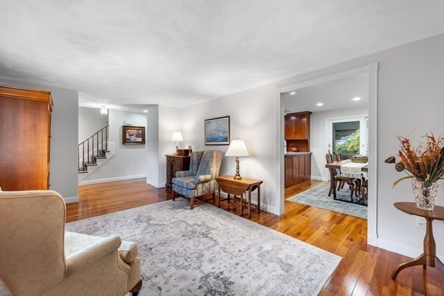 2 Rosemary Ave, Wakefield, MA 01880