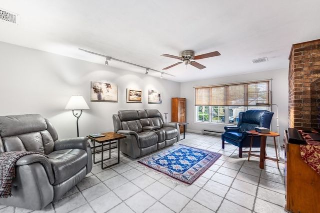 2 Rosemary Ave, Wakefield, MA 01880