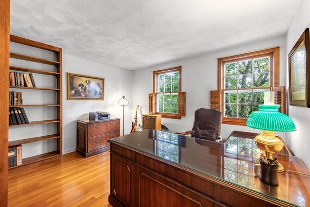 2 Rosemary Ave, Wakefield, MA 01880