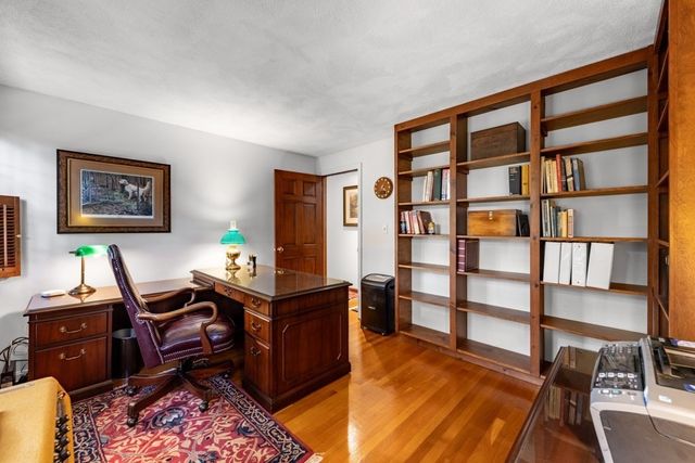 2 Rosemary Ave, Wakefield, MA 01880