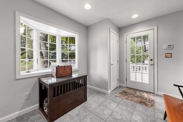 2 Rosemary Ave, Wakefield, MA 01880