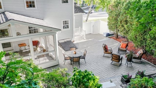 2 Rosemary Ave, Wakefield, MA 01880