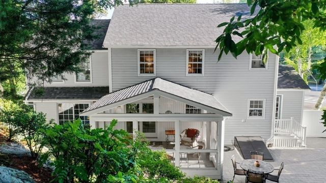 2 Rosemary Ave, Wakefield, MA 01880