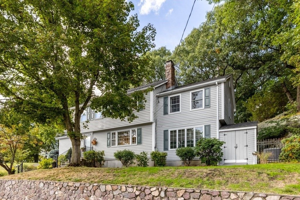 2 Rosemary Ave, Wakefield, MA 01880