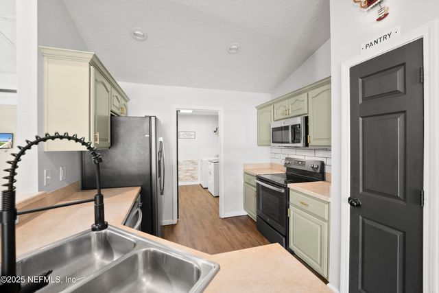 1104 N THOMPSON Street, Starke, FL 32091