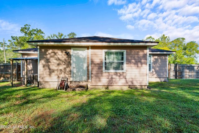 1104 N THOMPSON Street, Starke, FL 32091