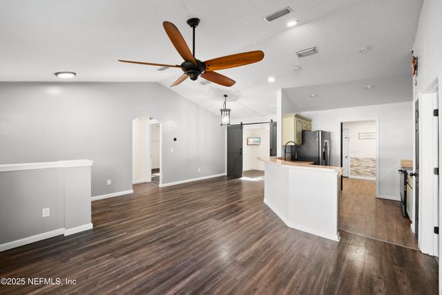 1104 N THOMPSON Street, Starke, FL 32091