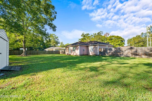 1104 N THOMPSON Street, Starke, FL 32091