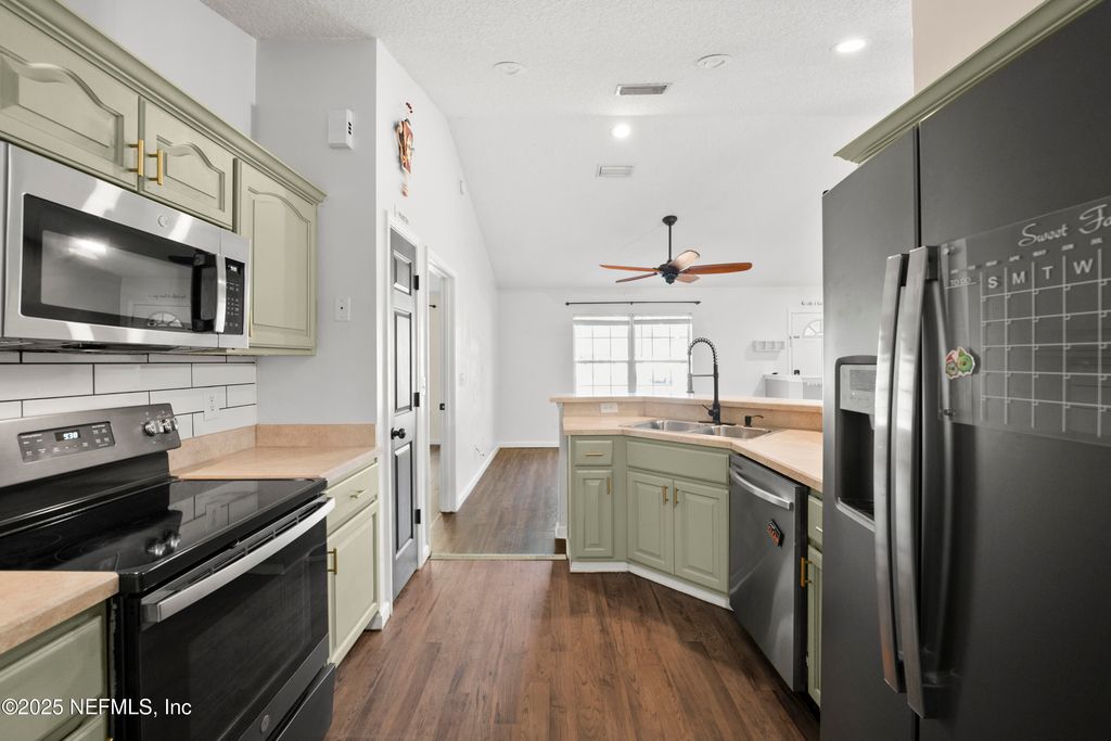 1104 N THOMPSON Street, Starke, FL 32091