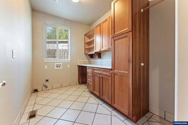 2708 Quince St NW, Albany, OR 97321