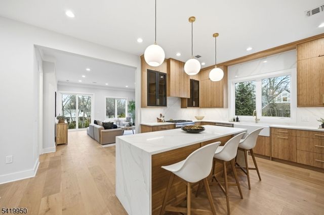 107 Kent Place Blvd, Summit City, NJ 07901