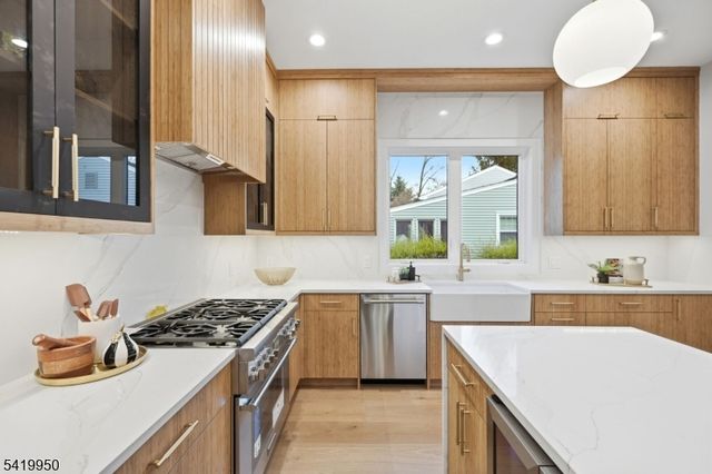 107 Kent Place Blvd, Summit City, NJ 07901