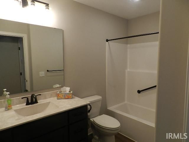 3948 Gussie Court, Warsaw, IN 46582