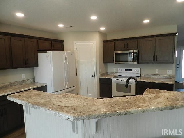 3948 Gussie Court, Warsaw, IN 46582