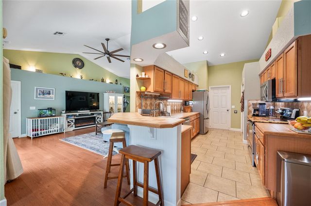 7363 BEAUMONT DRIVE, Lakeland, FL 33810