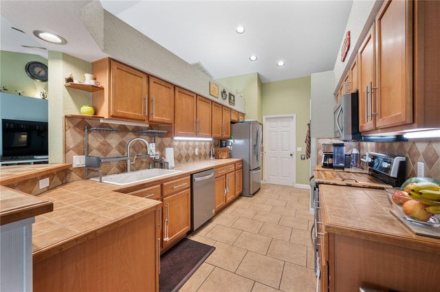 7363 BEAUMONT DRIVE, Lakeland, FL 33810