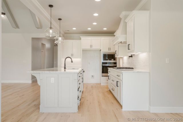 2701 W Twin Oaks Street, Broken Arrow, OK 74012