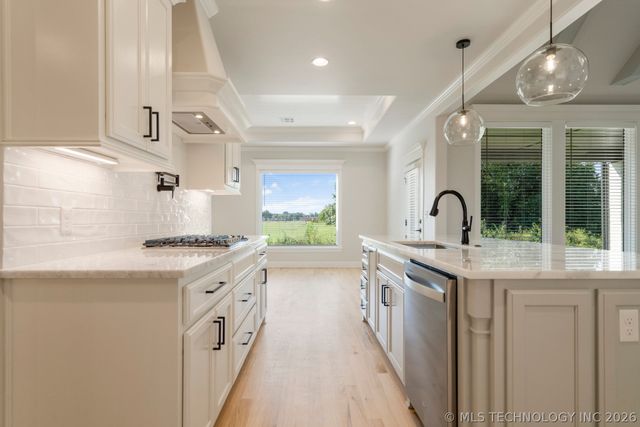 2701 W Twin Oaks Street, Broken Arrow, OK 74012