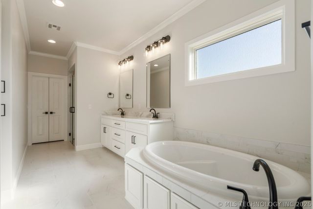 2701 W Twin Oaks Street, Broken Arrow, OK 74012