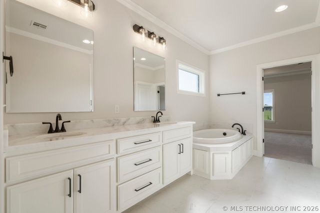 2701 W Twin Oaks Street, Broken Arrow, OK 74012