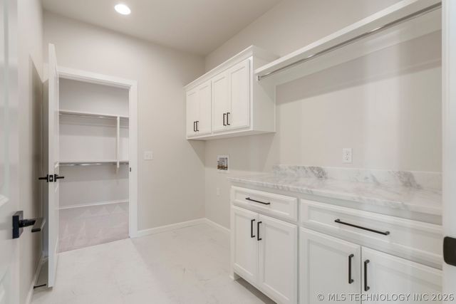 2701 W Twin Oaks Street, Broken Arrow, OK 74012