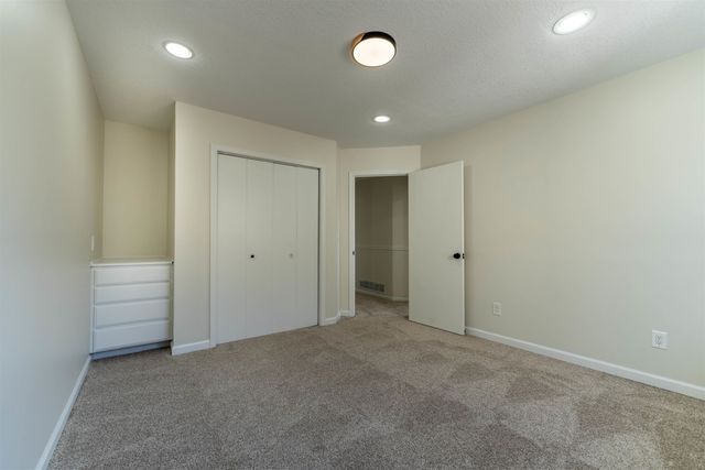 1905 Summerwood Ct, Goddard, KS 67052