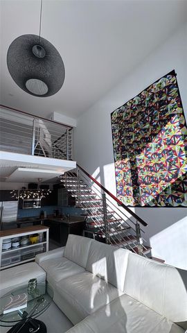 41 SE 5th St 2004, Miami, FL 33131