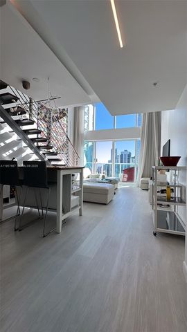 41 SE 5th St 2004, Miami, FL 33131