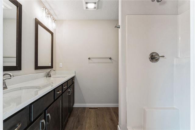 1801 Shady Grove Road SW, Cedar Rapids, IA 52404