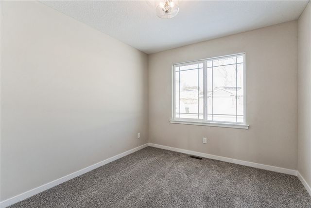 1801 Shady Grove Road SW, Cedar Rapids, IA 52404