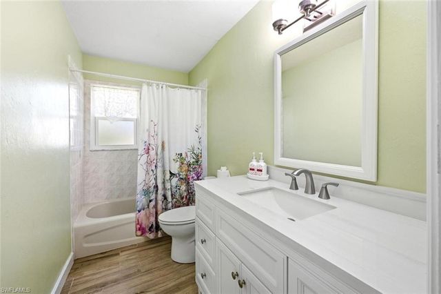 2213 SE 14th ST, Cape Coral, FL 33990