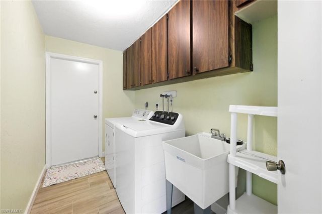 2213 SE 14th ST, Cape Coral, FL 33990