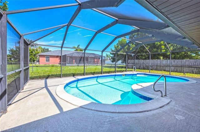 2213 SE 14th ST, Cape Coral, FL 33990