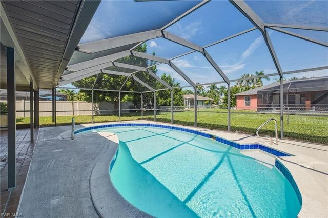 2213 SE 14th ST, Cape Coral, FL 33990