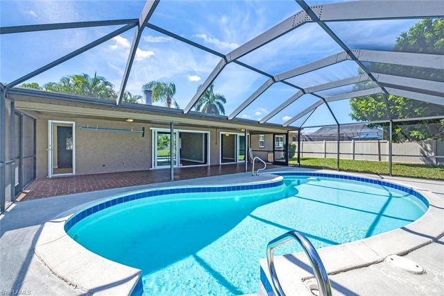 2213 SE 14th ST, Cape Coral, FL 33990