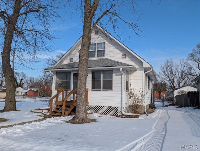 2748 Myrtle Avenue, Granite City, IL 62040