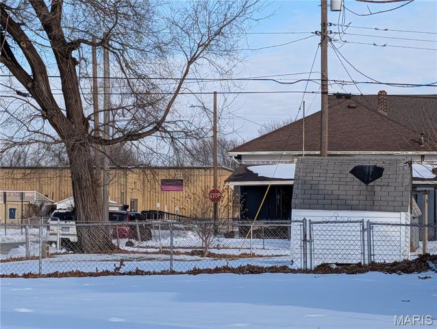 2748 Myrtle Avenue, Granite City, IL 62040