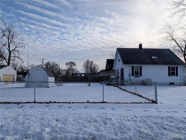 2748 Myrtle Avenue, Granite City, IL 62040